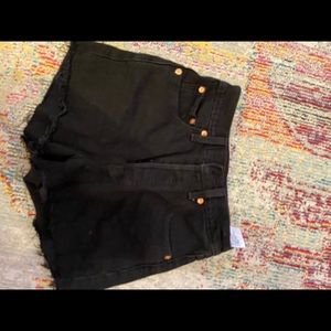 High rise ribcage Levi shorts